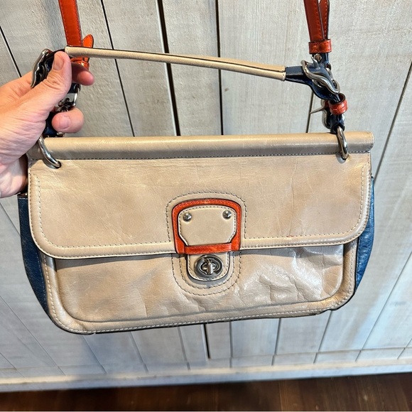 VINTAGE COACH CITY WILLIS IN COLORBLOCK TAN/BLUE/ORANGE CROSSBODY TURNLOCK - Picture 1 of 9